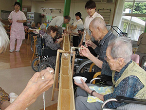 流しそうめん