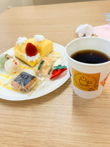 お疲れ様カフェ　ケーキとコーヒーの画像